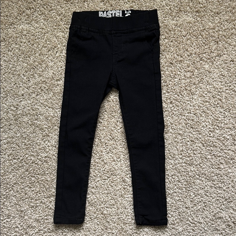 Pastels Black Leggings Sleek Performance Fit